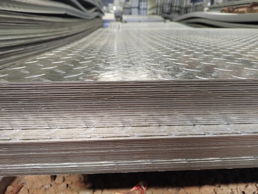 Q235 MS Diamond Steel Sheet для изготовления небольших инструментов и A36 HR Checkered Iron Sheet