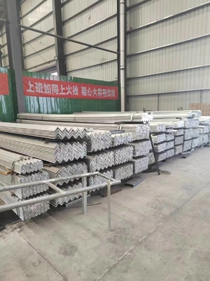 ASTM A36 A53 Q235 Q345 Углеродное оцинкованное железо L-образная мягкая стальная угловая стойка GB/T Стандартная равна